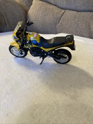 Maisto Ultimate Marvel Motorcycle Collection Series #1 Wolverine Triumph Tiger Foto 1 de 4