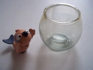 Swimming PARROT BIRD & BOWL Plastic Figure Rudolph Misfit Toys PLAYING MANTIS - Picture 1 of 18