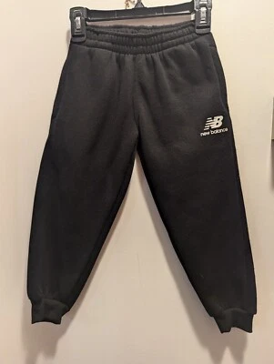 Nuevos 2 pares de pantalones deportivos New Balance para niños talla pequeña 4 negros Foto 1 de 4