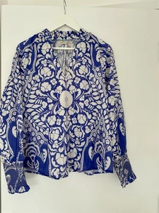 Boden Blue and White Printed Smocked Cuff Sleeve Top Size 16 BNWT - Picture 1 of 8