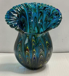 Stunning Peacock Tail Vase Dynasty Gallery Fluted Edges Discontinued 9” Heavy - Picture 1 of 6