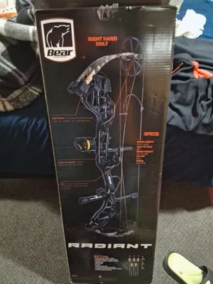 Brand New Bear Archery Radiant RTH 70RH Compound Bow Mossy Oak DNA, AV45A1XOE7R - Image 1 of 4