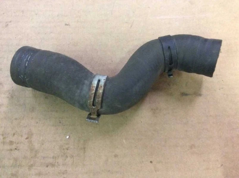 03 04 05 06 07 MANGUERA RADIADOR SUPERIOR SUPERIOR SAAB 9-3 2,0 L Foto 1 de 4