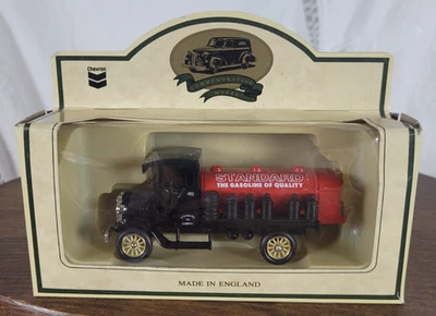 Red Crown 1927 Gasoline Truck DIe Cast 16:2 Standard Oil Co Made in England - Image 1 of 4
