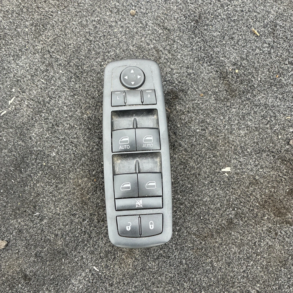 Interruptor de ventana del conductor izquierdo Jeep Grand Cherokee 2015-2017 P/N: 10123670 OEM Foto 1 de 4