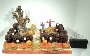 Lemax Spooky Town GHOULS NIGHT OUT Lighted Front Yard #34889A - 2003 MIB - Picture 1 of 10