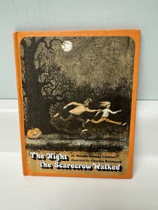 Vintage 1979 THE NIGHT THE SCARECROW WALKED Book By Natalie Carlson - Imagen 1 de 7