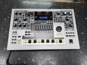 Roland MC-505 Classic Music Groovebox Rhythm Machine Sequencer Mixer - Picture 1 of 8