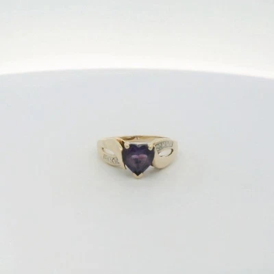 Anillo Corazón Púrpura Oro Amarillo 10k - Talla 7 (C31012337) Foto 1 de 4