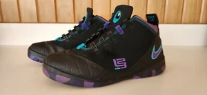 Size 7Y - Nike LeBron Zoom Soldier II Summit Lake Hornets Black 2008 YOUTH, RARE - Picture 1 of 17