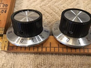 One Vintage stereo  knob 1.5” Dai. With Numbered Skirt 1-10 Japan W/ Set Screw - Picture 1 of 6