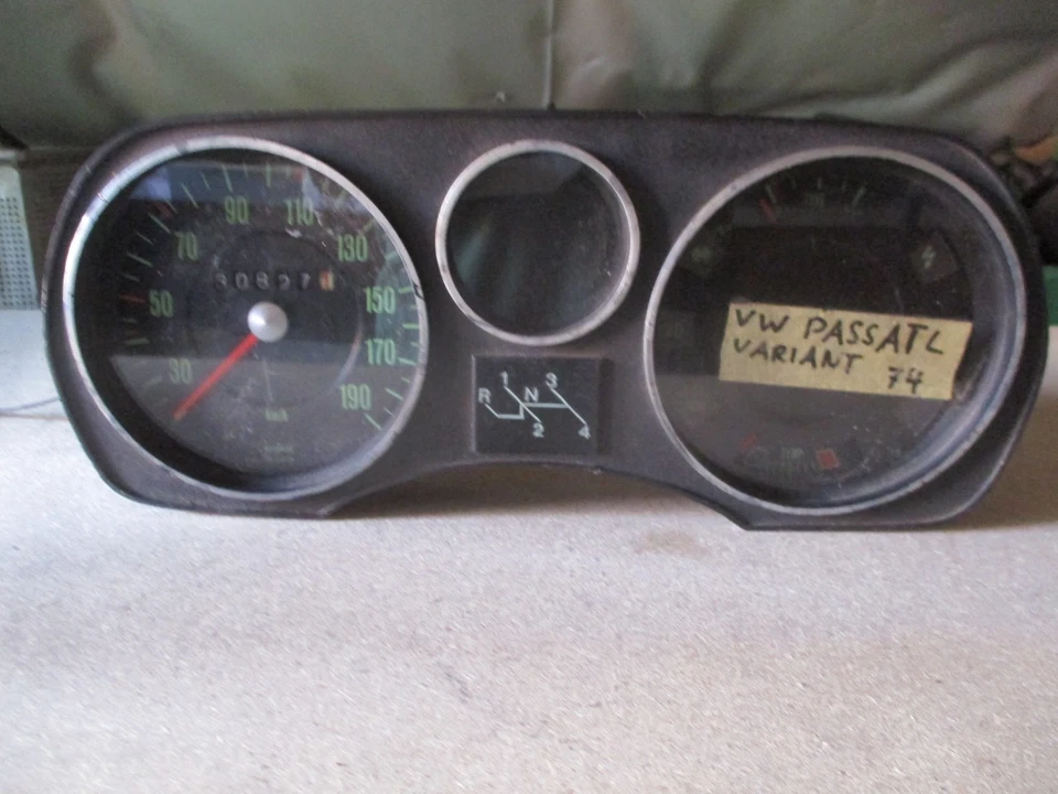 VW Passat B1 Kombiinstrument Tacho Tachometer 190kmh Tank Temp original VAG - Bild 1 von 4