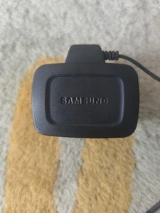 Genuine SAMSUNG EP-TA60UBE - AC/DC Adapter 5.0V = 0.7A For Samsung Mobile - Afbeelding 1 van 4