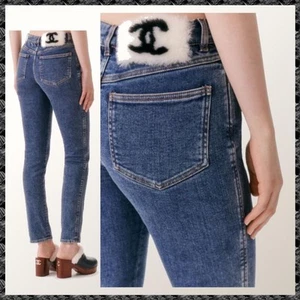 CHANEL 2023 Blue Denim/Shearling Logo Accent Jeans Size F 34/US 2 - Picture 1 of 19