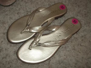 Excellent ITALIAN SHOEMAKER Gold Sandals Flip Flops Thongs Size 10 - Picture 1 of 1