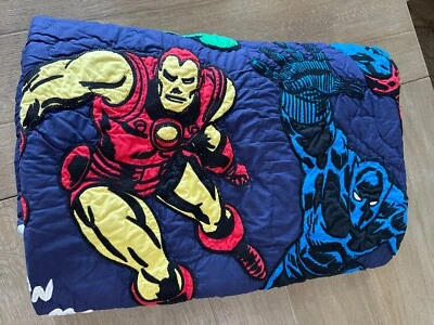 Edredón doble Pottery Barn Kids Marvel Avengers Super Heroes Foto 1 de 3