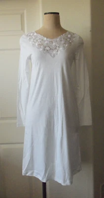 Hanro AURELIA 76513 白色棉针织刺绣长袖圆领礼服 XS — 第 1/4 张图片