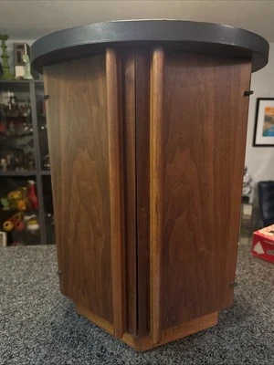 Mid-Century Modern Lane Round Walnut Side Table Hexagon MCM Faux Slate Top NICE - Image 1 of 4