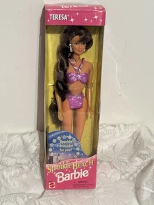 Barbie Sparkle Beach, "Teresa" bambola vintage da collezione con bracciale giocattolo NOB - Foto 1 di 13