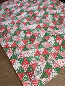 Christmas Patchwork Tablecloth Red Green Geometric Patchwork 36x44 - Picture 1 of 12