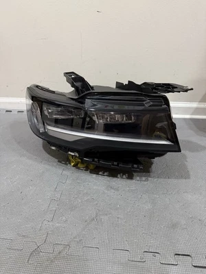 2021 - 2024 年凯迪拉克 ESCALADE 原始设备制造商右侧灯组件二手 84950143 — 第 1/4 张图片