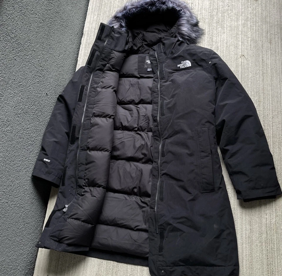 Abrigo de plumón The North Face Arctic Parka para mujer TNF negro talla M Foto 1 de 4