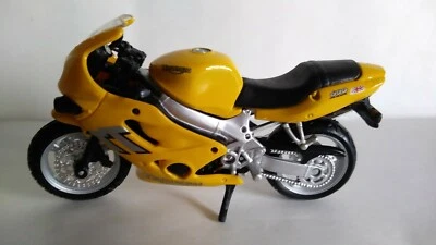 TRIUMPH TT 600 MAISTO SCALA 1/18 (LEGGERE BENE) - Immagine 1 di 2