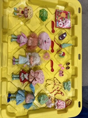 Vintage Strawberry Shortcake Dolls Pets Lot.  5 Dolls with 3 pets Apple Dumplin - Image 1 of 4