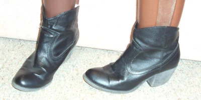 Women's black ROCKET DOG western ankle boots , sz 7.5 M - Image 1 of 2