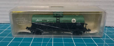 MODEL POWER N SCALE FREIGHT CARS Look to Dow for Tanker Green Black - Image 1 of 2