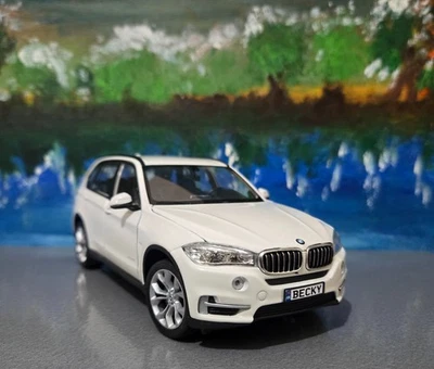 BMW X5 4x4 2015 Bianco WELLY 24052 1:24 Scala Modellino Auto Personalizza Nome - Immagine 1 di 4