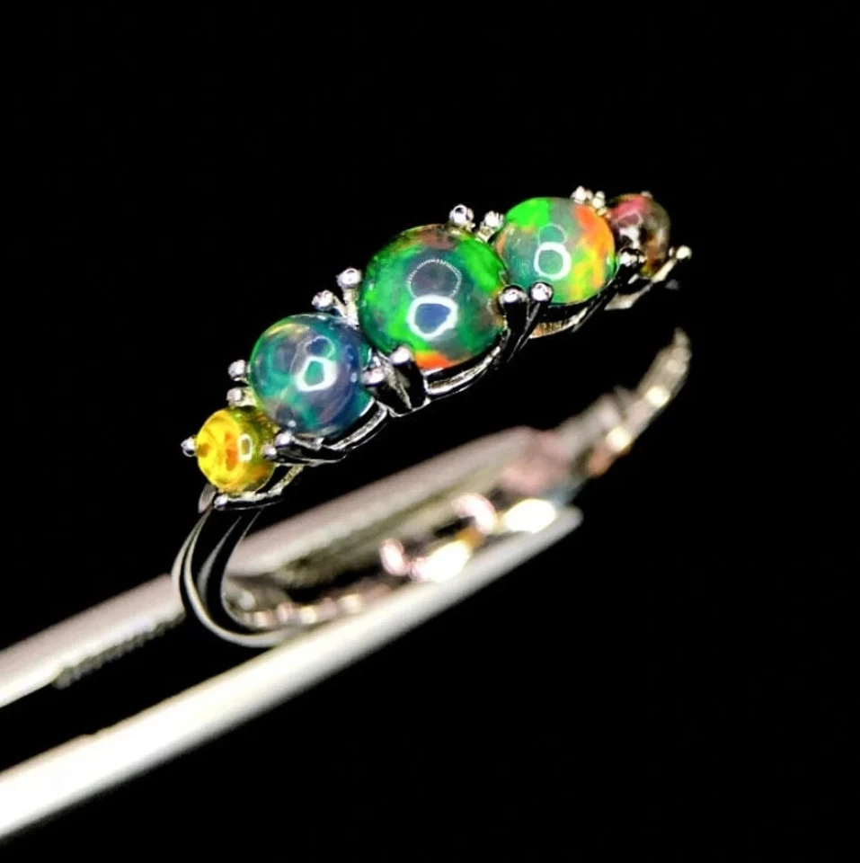 Anillo de compromiso de ópalo negro natural anillo de ópalo negro anillo redondo banda de ópalo de fuego Foto 1 de 4