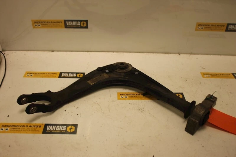 BRAS DE SUSPENSION AVANT GAUCHE (TRIANGLE) Peugeot 407 SW (6E) 2006 - Photo 1/1