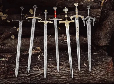 Hand Forged Damascus Steel Viking Sword Sharp Battle Ready Medieval Sword Gift - Image 1 of 4