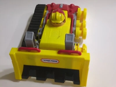 Bulldozer 2 en 1 Little Tikes coche de carreras transformador R/C sin control remoto y zapata de pista.  Foto 1 de 4
