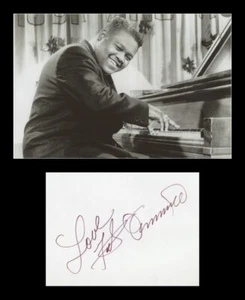 Fats Domino (1928-2017) - Rare page de livre d'or signée + Photo - Paris 1988 - Foto 1 di 3