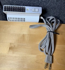 BRAUN Vintage Travel Hair Dryer 5.25" X 3.5" HLD 231 White - WORKS - USA SHIP! - Picture 1 of 3