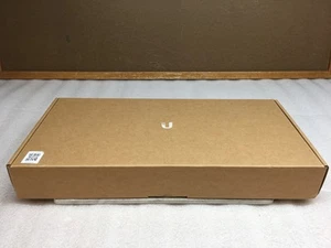 Ubiquiti UniFi (US-16-150W) 16-Port PoE 1U Gigabit Switch w power & rack setup - Picture 1 of 9