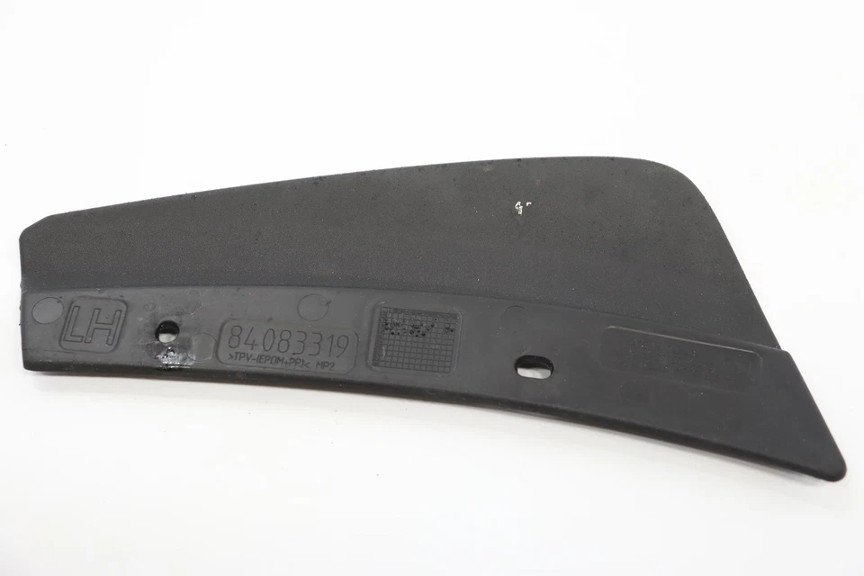 2018 -2023 CHEVROLET TRAVERSE REAR LEFT AIR DEFLECTOR SPLASH SHIELD OEM 84083319 - Image 1 of 4