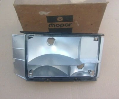 1981 1982 Dodge Omni 4 двери новый из старых запасов MoPar левой стороне водителя задний фонарь корпус - Изображение 1 из 3