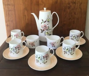 QUEEN ANNE CROWN WINDSOR BONE CHINA COFFEE/ TEA SET 13 PIECES ENGLAND - Picture 1 of 12