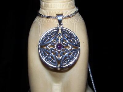 Mandala Cruz Celta Plata de Ley con Amatista en 2mm 1 Collar de Ley. Foto 1 de 4