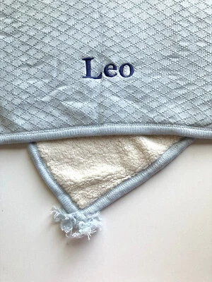 Manta de bebé Sherpa Pottery Barn Luxe tejida con cable LEO mono nueva sin etiquetas azul 30 x 40 pulgadas 22 Foto 1 de 4