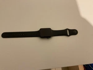 Apple Watch Series 3 38mm Cassa Grigio Siderale in Alluminio, Cinturino in... - Foto 1 di 3