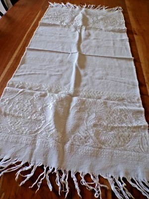 Vintage 1 Serviette de toilette en coton blanc broderies brillantes et franges - Photo 1/3
