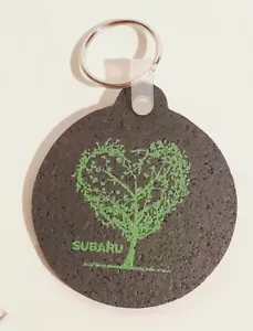 LLAVERO NEUMÁTICO RECICLADO DISEÑO DE ÁRBOL DE CORAZÓN SUBARU COCHE AUTOMÓVIL AMOR COCHE - Imagen 1 de 2