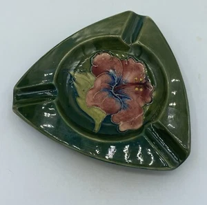 Vintage Moorcroft Shamrock Shape Dish or Cigar Ashtray England - Picture 1 of 2