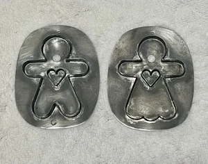 Paar Vintage Blech Lebkuchen Mädchen & Junge Ausstechformen mit Herz Ausstechen - Bild 1 von 6