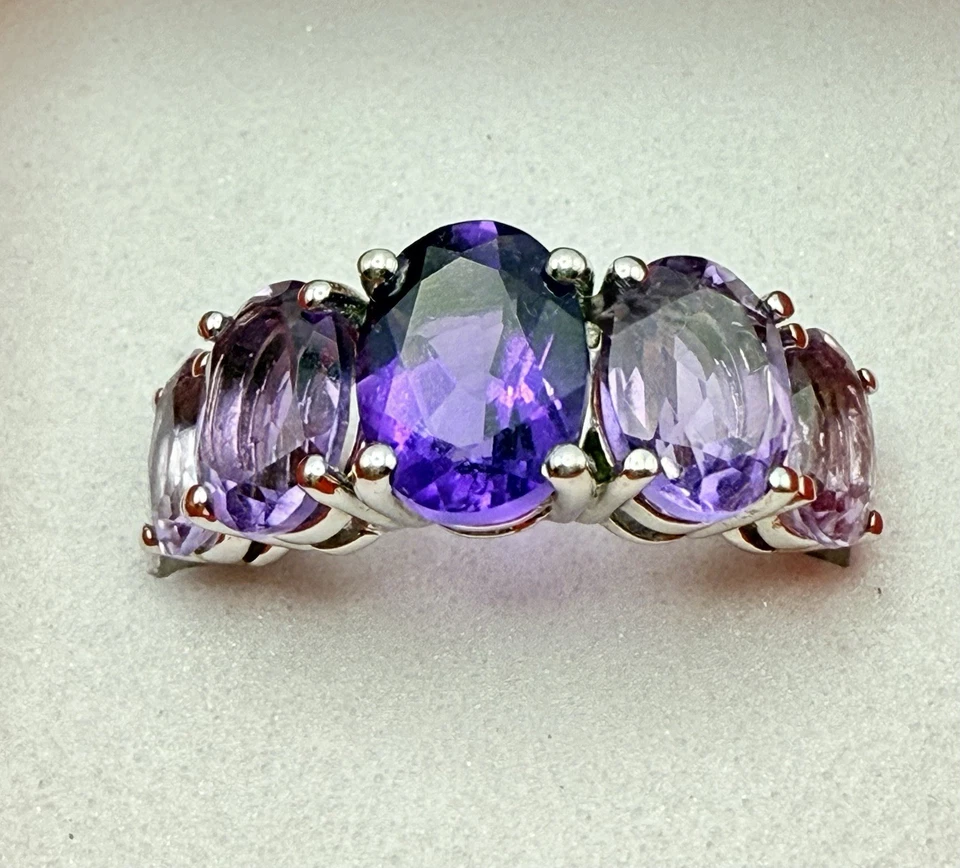 Anillo de plata esterlina amatista talla 5 MICHELLE ALBALA 5 piedras amatista plata 925 Foto 1 de 4