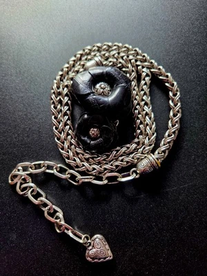 Cinturón Brighton Cuero Negro Flor Cadena Ajustable Dije Plateado 3 Pies de Largo Foto 1 de 4